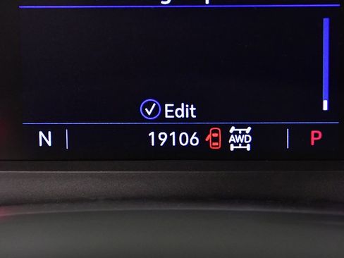 Used 2024 Cadillac XT6 Luxury w/ LPO, Floor Liner Package image 18