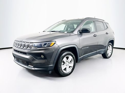 Used 2022 Jeep Compass Latitude w/ Convenience Group image 3