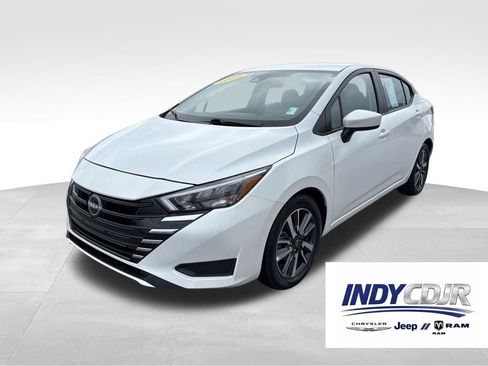 Used 2025 Nissan Versa SV FWD image 1