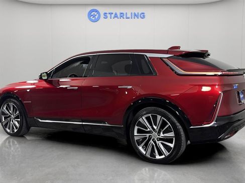 Used 2024 Cadillac Lyriq Luxury w/ LPO, Floor Liner Package image 4