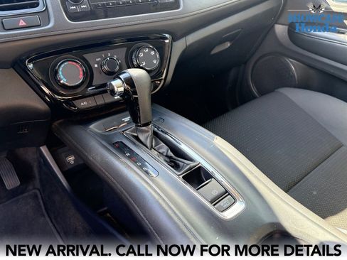 Used 2022 Honda HR-V LX image 14