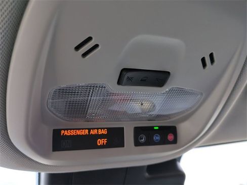 Certified 2025 Chevrolet Trax LT image 22