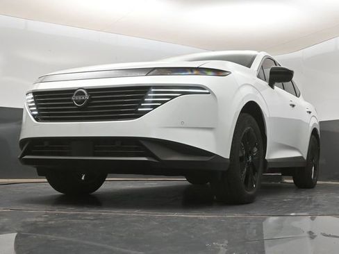 Certified 2025 Nissan Murano SV image 15