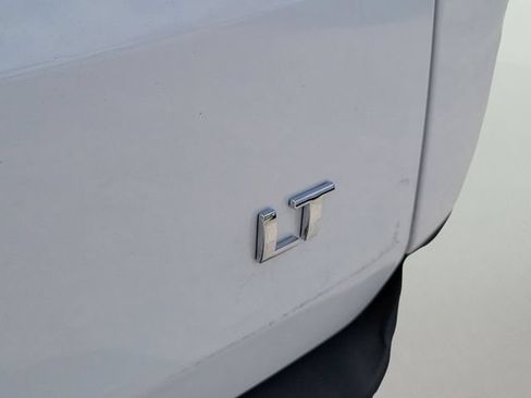 Used 2023 Chevrolet Traverse LT FWD image 6