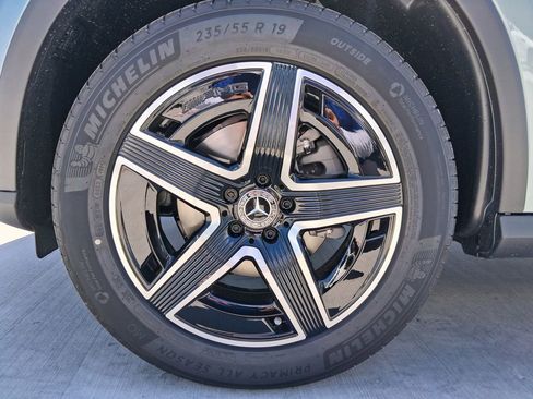 New 2026 Mercedes-Benz GLC 300 image 11