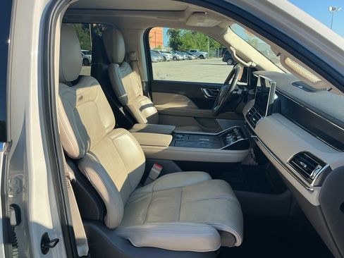 Used 2023 Lincoln Navigator L Reserve AWD/4WD image 18