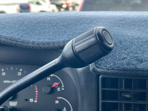 Used 2004 Ford F350 XLT image 19