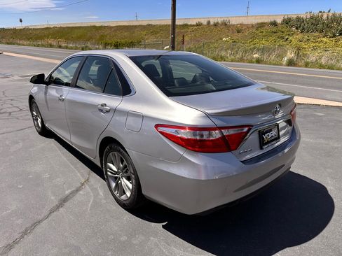 Used 2016 Toyota Camry SE FWD image 4