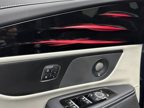 Used 2024 Lincoln Nautilus Premier w/ Equipment Group 102A image 25