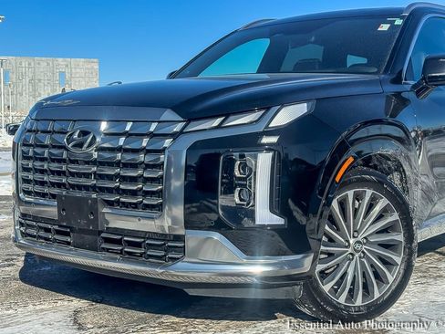 Used 2024 Hyundai Palisade Calligraphy image 3