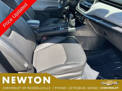 Used 2025 Jeep Compass Latitude AWD/4WD image 27