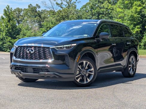 Used 2025 INFINITI QX60 Luxe w/ Vision Package FWD image 4