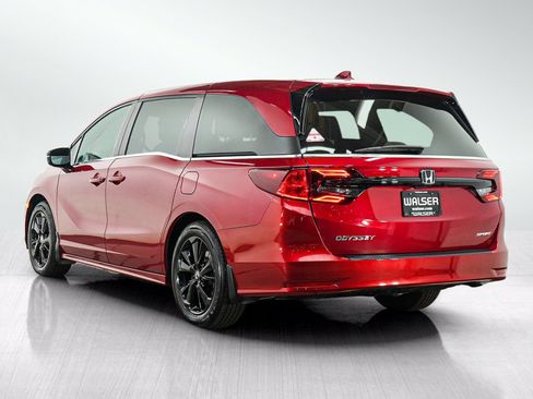 Used 2024 Honda Odyssey Sport image 3