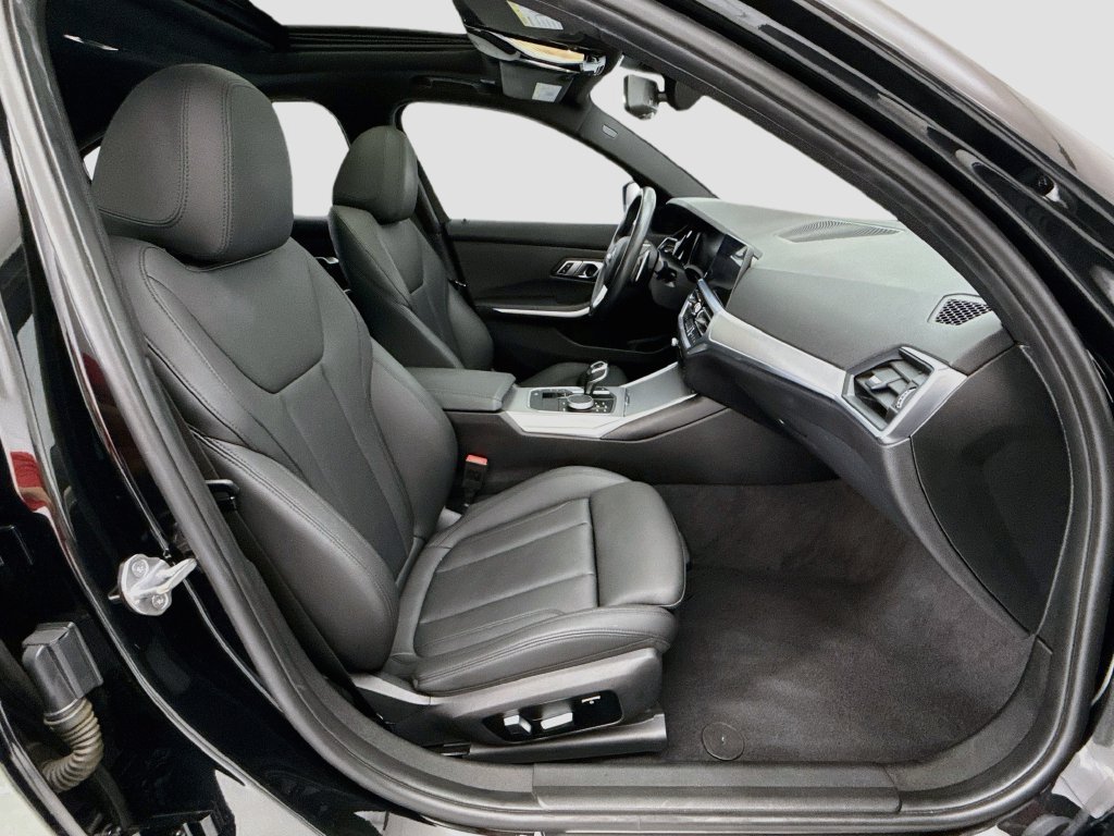 Certified 2019 BMW 330i Sedan w/ Driving Assistance Package RWD image 19