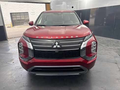 New 2025 Mitsubishi Outlander SE image 8