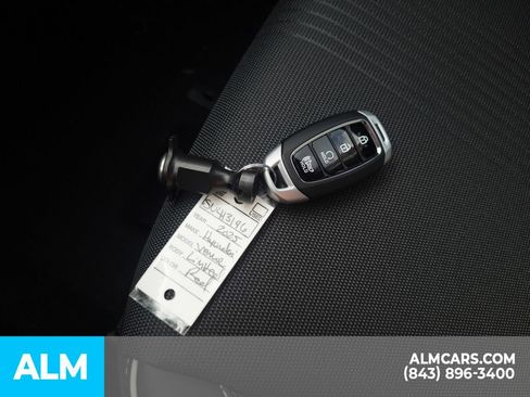 Certified 2025 Hyundai Venue Limited FWD image 32