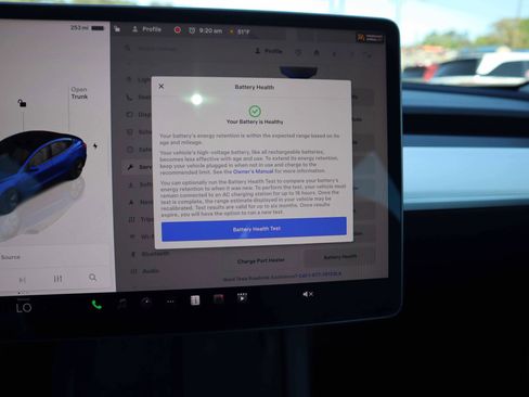 Used 2023 Tesla Model 3 Standard Range image 27