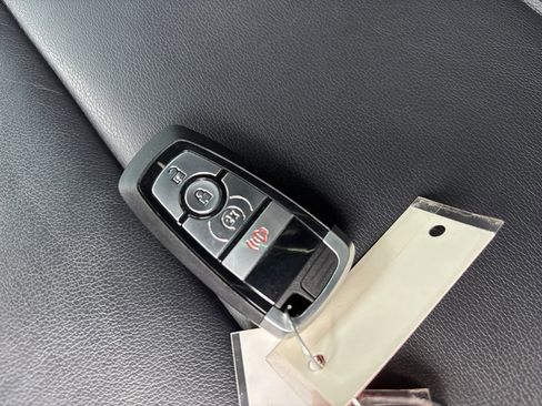 Used 2023 Ford Bronco Badlands image 33