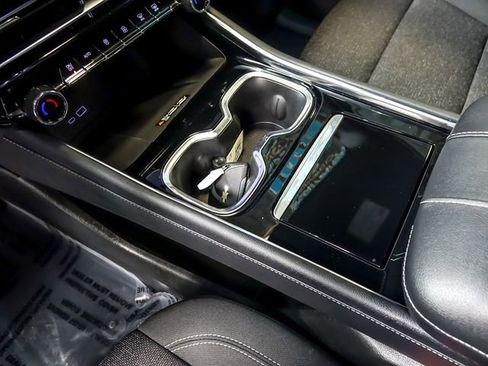 Certified 2024 Chevrolet Traverse LT image 27