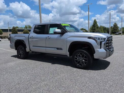 Used 2025 Toyota Tundra Platinum AWD/4WD image 2