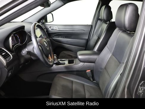Used 2020 Jeep Grand Cherokee Laredo w/ Laredo X Package RWD image 14