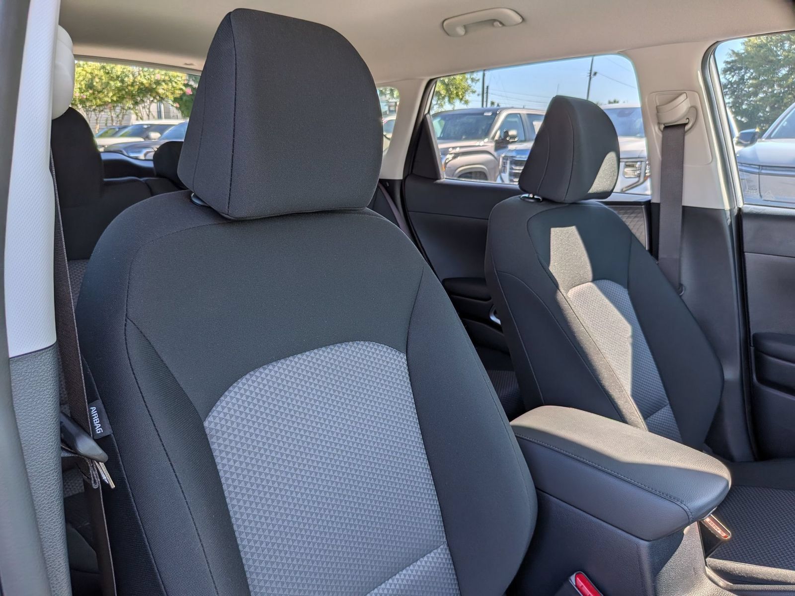 Used 2025 Kia Soul LX FWD image 36