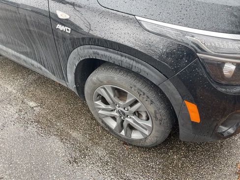 Certified 2022 Kia Seltos LX image 3