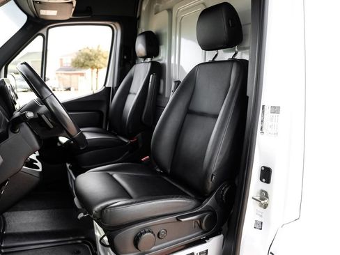 Used 2024 Mercedes-Benz Sprinter 2500 image 29