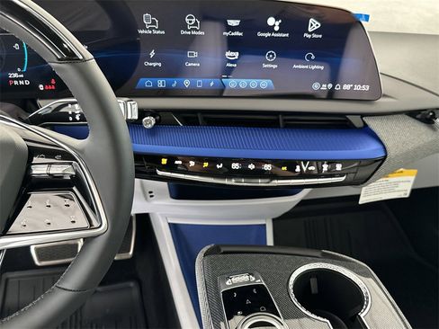 New 2025 Cadillac Optiq Sport 1 image 25