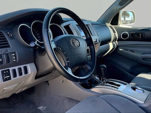 Used 2006 Toyota Tacoma PreRunner RWD image 16