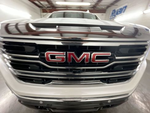 Used 2024 GMC Sierra 1500 SLT w/ SLT Premium Plus Package image 31