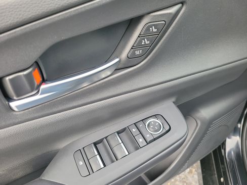 Used 2024 Toyota Prius Prime SE image 20