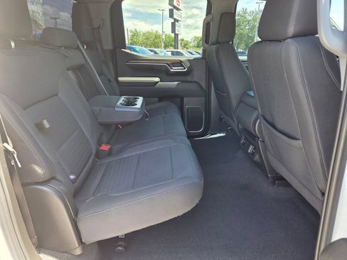 Used 2023 Chevrolet Silverado 1500 LT AWD/4WD image 15