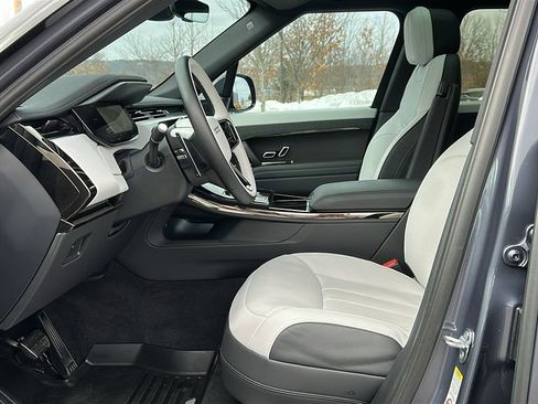 Used 2025 Land Rover Range Rover Sport Dynamic SE image 10