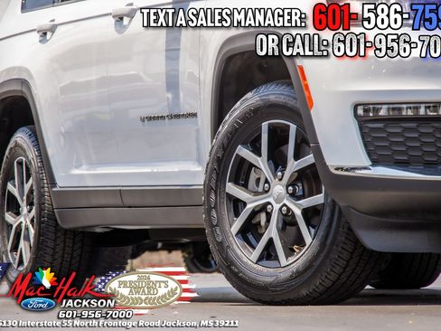 Used 2023 Jeep Grand Cherokee L Limited RWD image 2