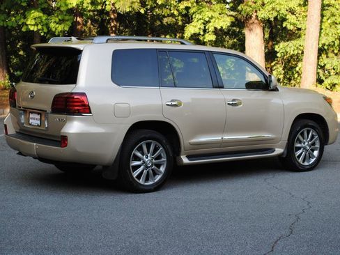 Used 2011 Lexus LX 570 4WD w/ Luxury Pkg image 23