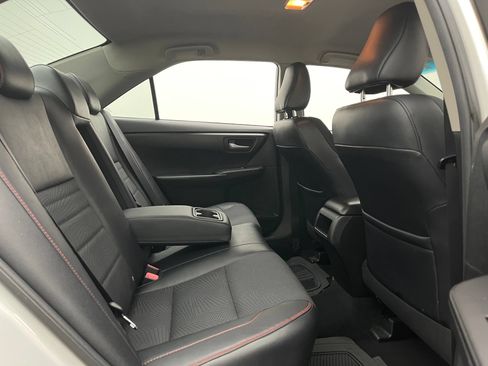 Used 2016 Toyota Camry SE FWD image 31