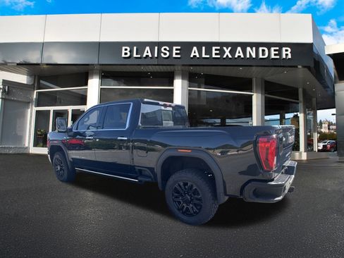 Used 2023 GMC Sierra 2500 Denali w/ Denali Black Diamond Edition image 6