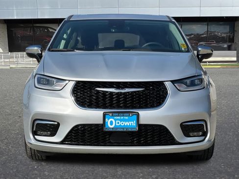 Used 2023 Chrysler Pacifica Limited image 11