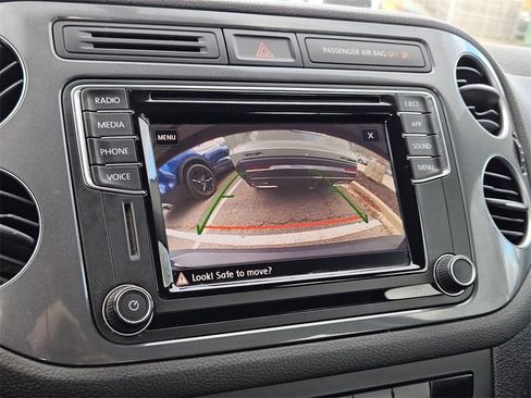 Used 2018 Volkswagen Tiguan Limited w/ Premium Package image 24