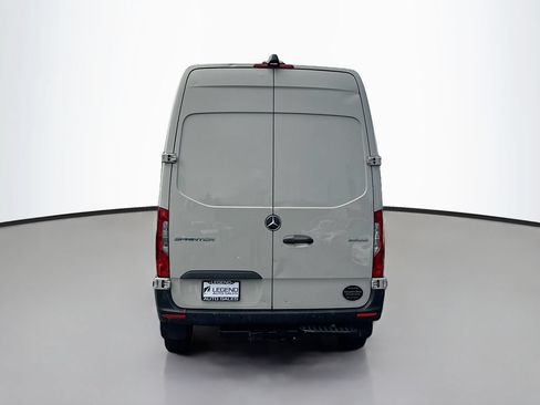Used 2021 Mercedes-Benz Sprinter 2500 image 6