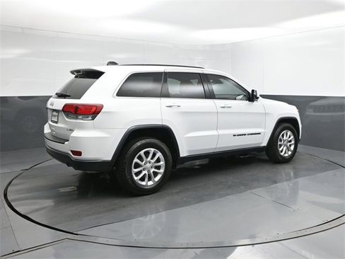 Used 2022 Jeep Grand Cherokee Laredo X image 11