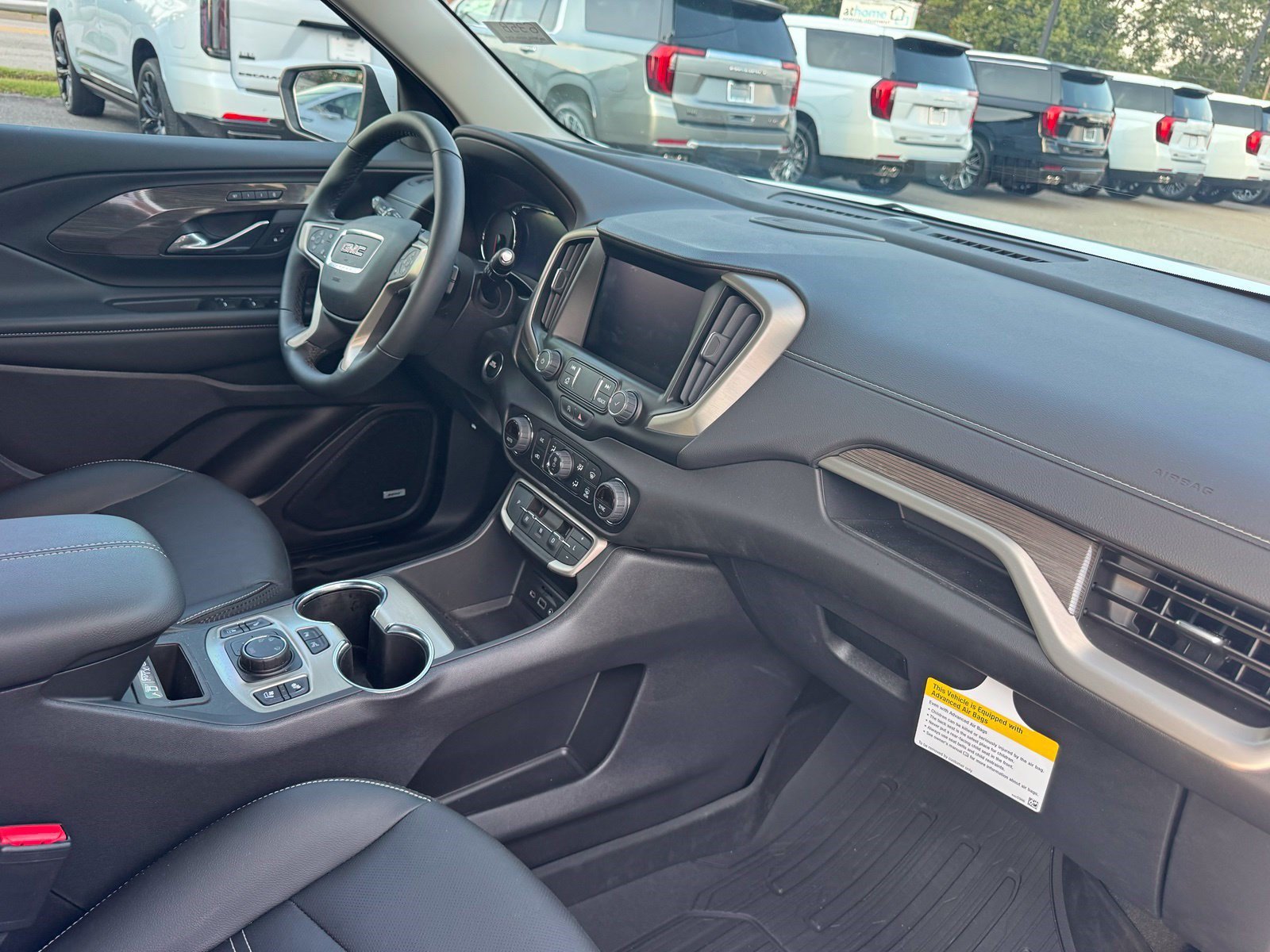 Used 2024 GMC Terrain Denali w/ Denali Premium Package AWD/4WD image 35