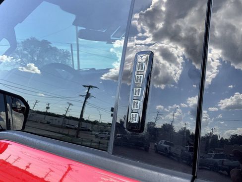 Used 2019 Ford F150 XLT w/ Equipment Group 302A Luxury AWD/4WD image 38