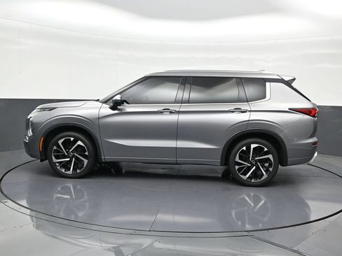 Used 2022 Mitsubishi Outlander SEL AWD/4WD image 2