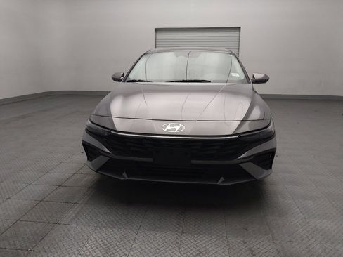 Used 2025 Hyundai Elantra SE FWD image 15