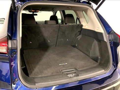 Used 2025 Nissan Rogue SV AWD/4WD image 4