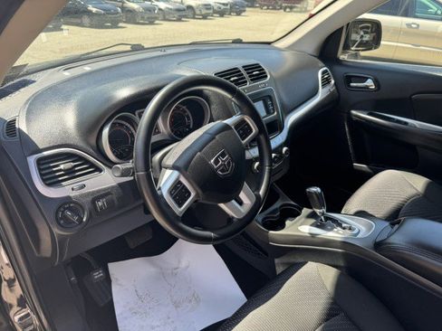 Used 2019 Dodge Journey SE w/ Connectivity Group FWD image 10