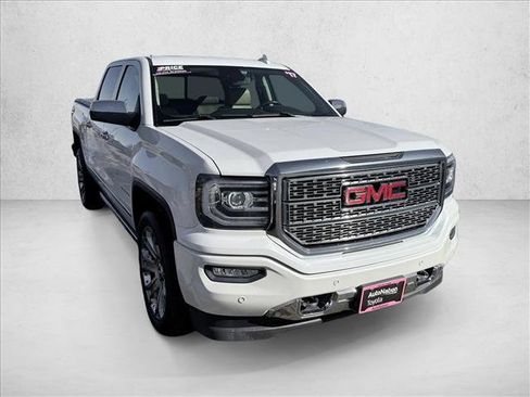 Used 2017 GMC Sierra 1500 Denali w/ Denali Ultimate Package image 3