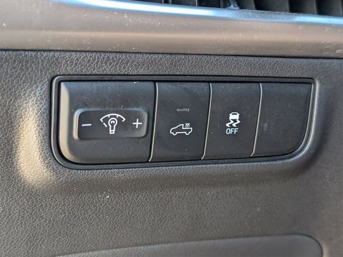 Used 2025 Hyundai Santa Cruz SE image 23